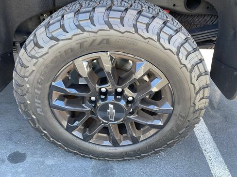 Used 2025 Chevrolet Silverado 2500 LT w/ Trail Boss Package AWD/4WD image 3
