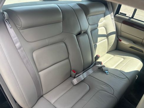 Used 1999 Cadillac De Ville Sedan w/ Comfort/Convenience Pkg image 9
