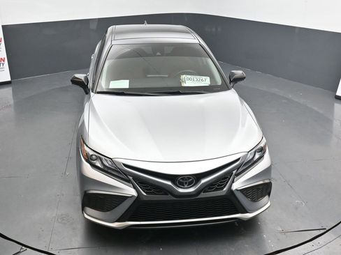 Used 2021 Toyota Camry XSE image 11
