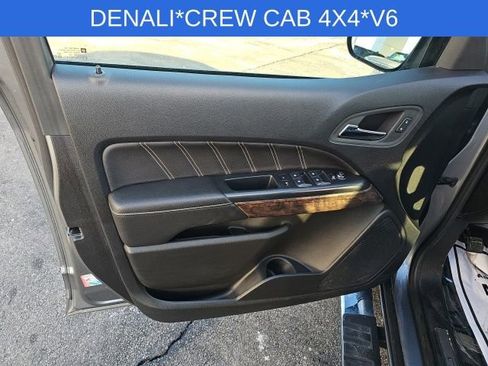 Used 2022 GMC Canyon Denali image 29