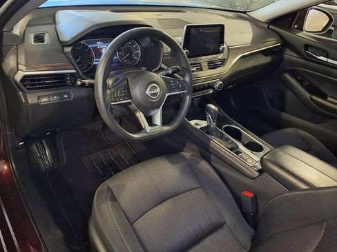 Used 2023 Nissan Altima 2.5 SV AWD/4WD image 4