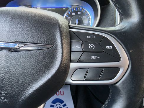 Used 2017 Chrysler 300 Limited RWD image 31