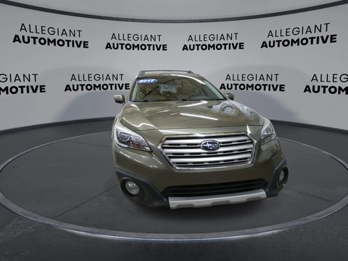 Used 2017 Subaru Outback 2.5i Limited w/ Popular Package #5 image 4