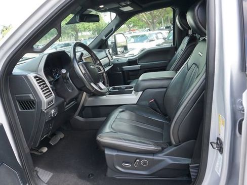 Certified 2019 Ford F450 Platinum w/ Platinum Ultimate Package AWD/4WD image 28