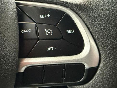 Used 2019 Jeep Renegade Sport image 13