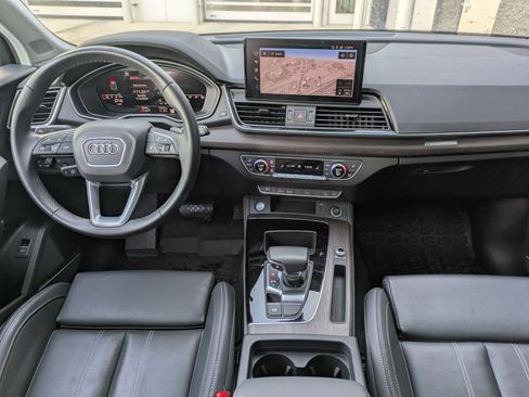 Certified 2025 Audi Q5 2.0T Premium Plus w/ Premium Plus Package image 24