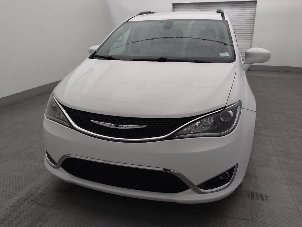 Used 2017 Chrysler Pacifica Touring-L FWD image 15