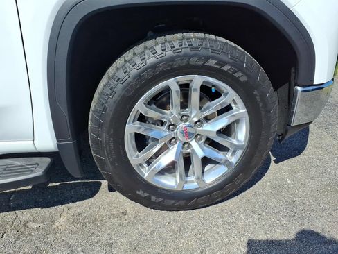 Used 2022 GMC Sierra 1500 SLT w/ SLT Premium Package AWD/4WD image 9