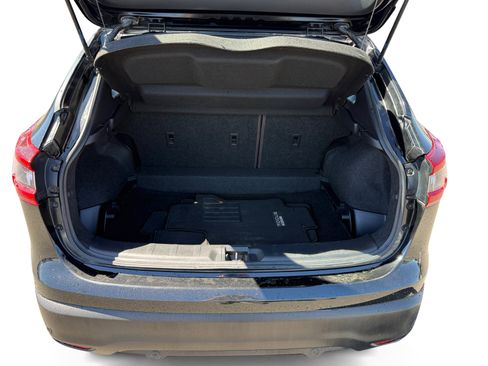 Used 2020 Nissan Rogue Sport S FWD image 17