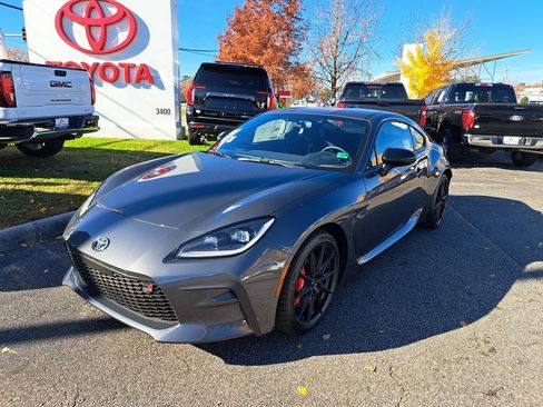New 2025 Toyota GR86 Premium image 2