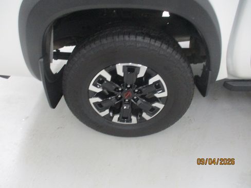 Used 2024 Nissan Frontier PRO-4X w/ Technology Package AWD/4WD image 9