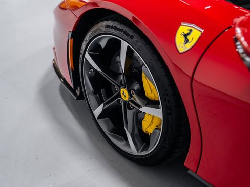 Used 2024 Ferrari SF90 Spider image 40