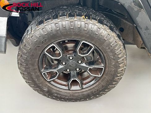 Used 2017 Jeep Wrangler Unlimited Sahara image 3