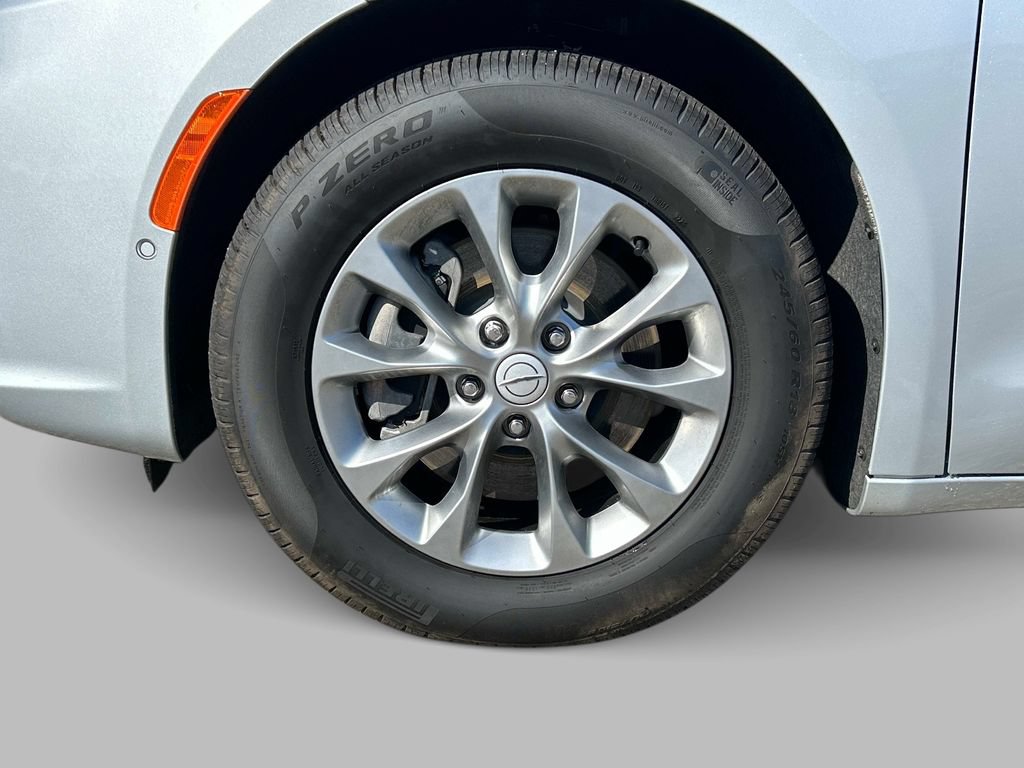 Used 2026 Chrysler Pacifica Select AWD/4WD image 9