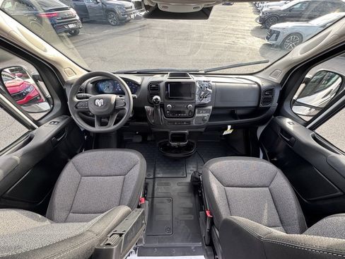Used 2025 RAM ProMaster 2500 w/ Storage Group image 12