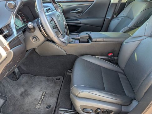 Used 2019 Lexus ES 350 350 w/ Premium Package image 14