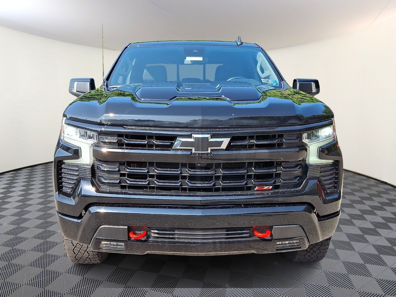 Used 2023 Chevrolet Silverado 1500 LT Trail Boss w/ Convenience Package II AWD/4WD image 2