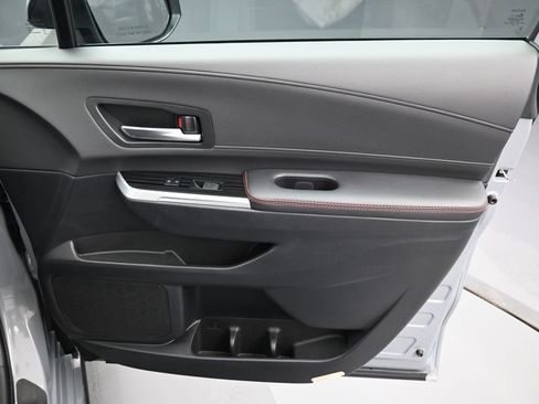 Used 2025 Toyota Sienna XSE image 36