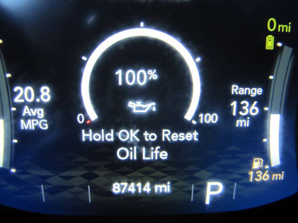 Used 2022 Jeep Wrangler Unlimited Sahara w/ Safety Group AWD/4WD image 27
