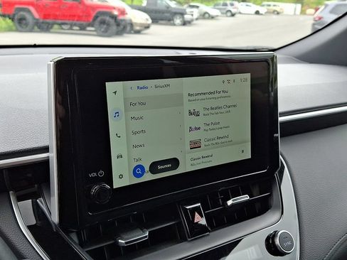 Used 2025 Toyota Corolla Cross AWD Hybrid w/ Convenience Package image 18