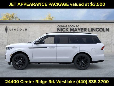 New 2026 Lincoln Navigator Reserve w/ Jet Appearance Package AWD/4WD image 3