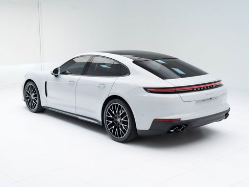 Certified 2026 Porsche Panamera image 3