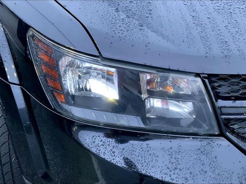 Used 2017 Dodge Journey Crossroad FWD image 25