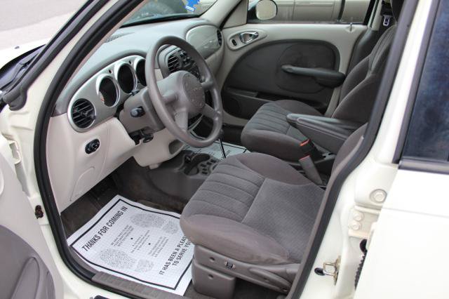 Used 2005 Chrysler PT Cruiser Touring FWD image 11