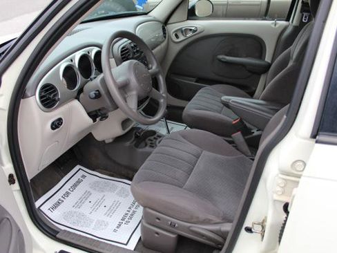 Used 2005 Chrysler PT Cruiser Touring FWD image 11