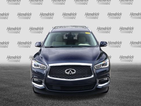Used 2020 INFINITI QX60 Luxe w/ Essential Package FWD image 3