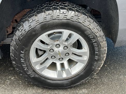 Used 2018 Chevrolet Suburban LS AWD/4WD image 10