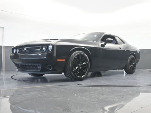 Used 2019 Dodge Challenger SXT image 53