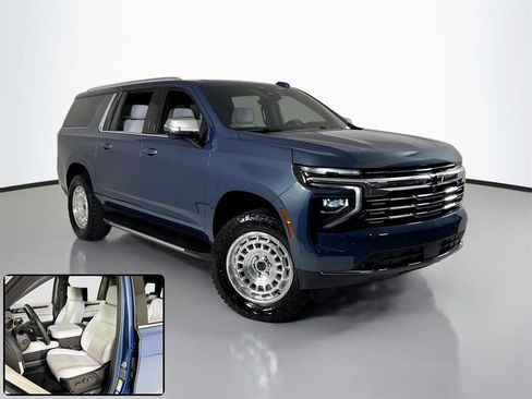 Used 2025 Chevrolet Suburban Premier image 2