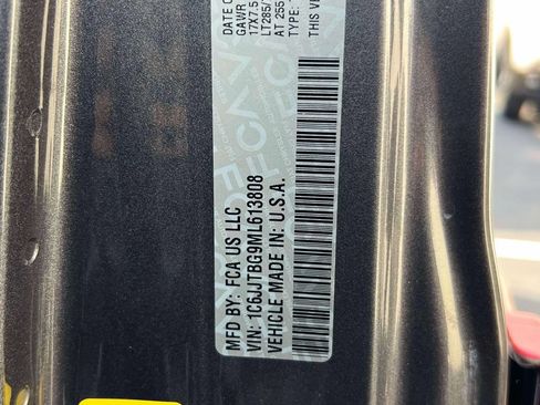 Used 2021 Jeep Gladiator Rubicon AWD/4WD image 16