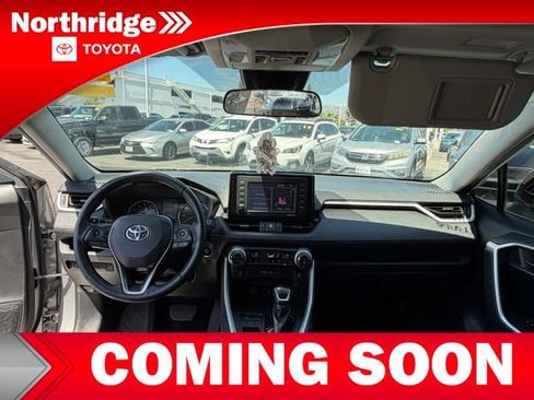 Used 2021 Toyota RAV4 XLE Premium w/ Carpet Mat Package (TMS) FWD image 8