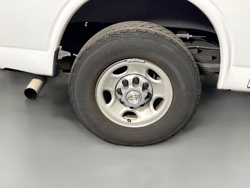 Used 2021 Chevrolet Express 2500 w/ Driver Convenience Package RWD image 28