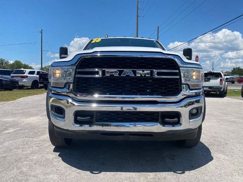 Used 2020 RAM 5500 Tradesman w/ Chrome Appearance Group AWD/4WD image 4