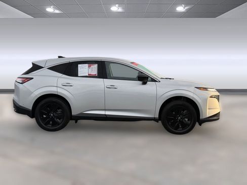 Certified 2025 Nissan Murano SV image 7