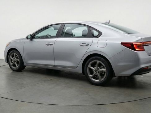 Used 2025 Kia K4 LXS image 6