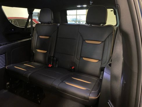 Used 2024 GMC Yukon XL AT4 w/ Technology Package image 11