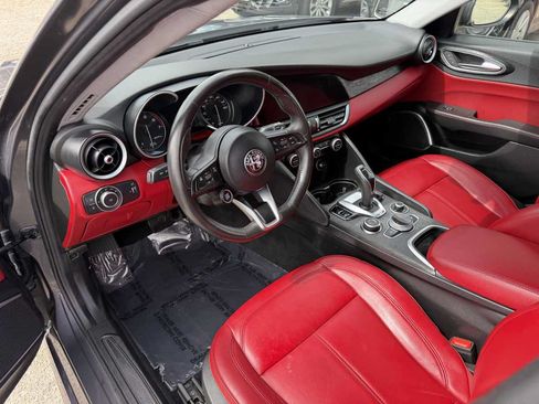 Used 2021 Alfa Romeo Giulia Sprint w/ Nero Edizione RWD image 8
