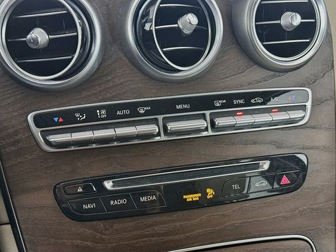 Used 2019 Mercedes-Benz GLC 300 4MATIC image 23