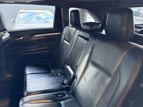 Used 2019 Toyota Highlander XLE image 5
