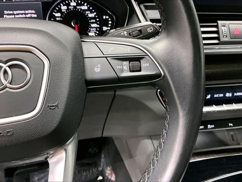 Used 2023 Audi Q5 2.0T Premium w/ Convenience Package image 21