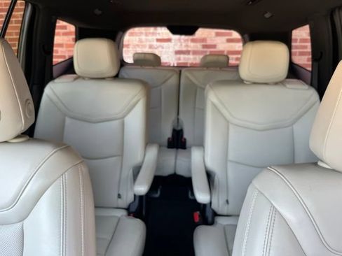 Used 2023 Cadillac XT6 Sport w/ Technology Package AWD/4WD image 35