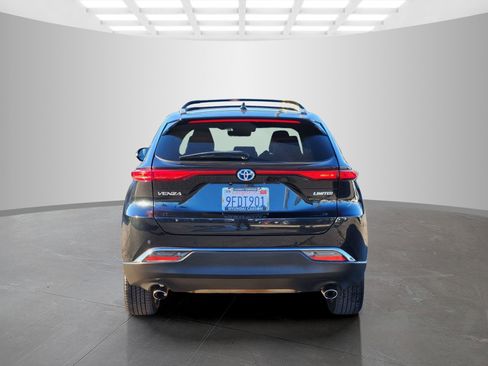 Used 2023 Toyota Venza Limited image 11