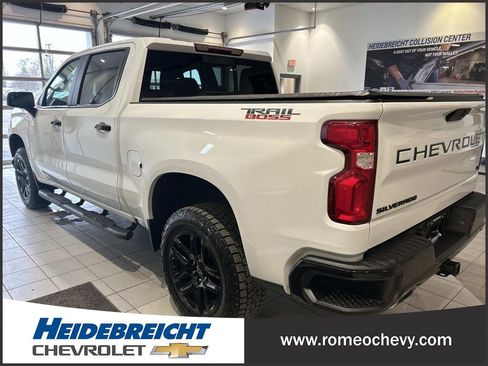 Used 2021 Chevrolet Silverado 1500 LT Trail Boss w/ Convenience Package II image 4