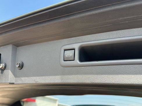 Used 2023 Toyota Highlander XLE image 13