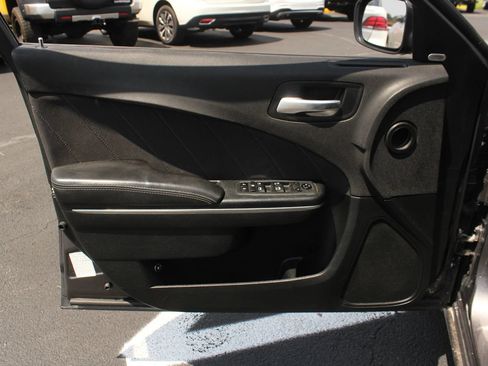 Used 2018 Dodge Charger R/T RWD image 15