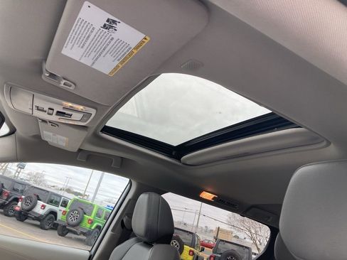 Used 2024 Toyota Sienna XLE image 20